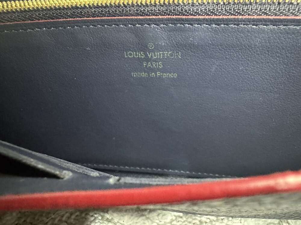 Louis Vuitton Capucines Wallet on Chain Navy Blue Taurillon Leather Gold W/Dustb - Picture 9 of 12